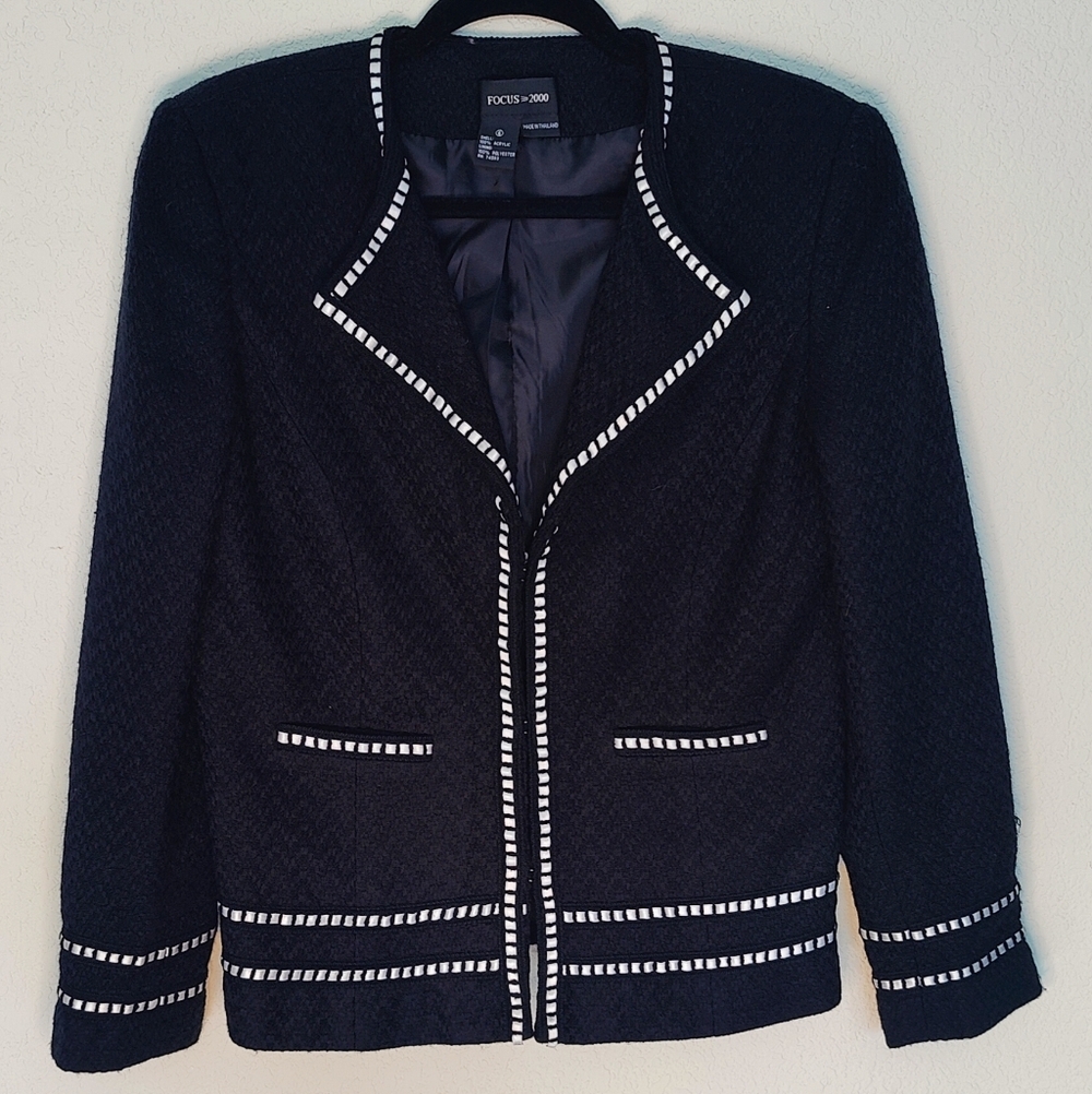 Focus 2000 Women's Black Jacket